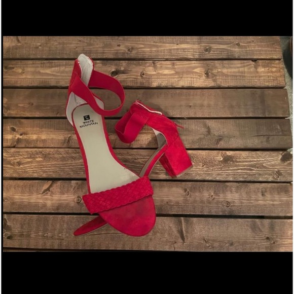 White Mountain Red wide heels - Picture 1 of 5